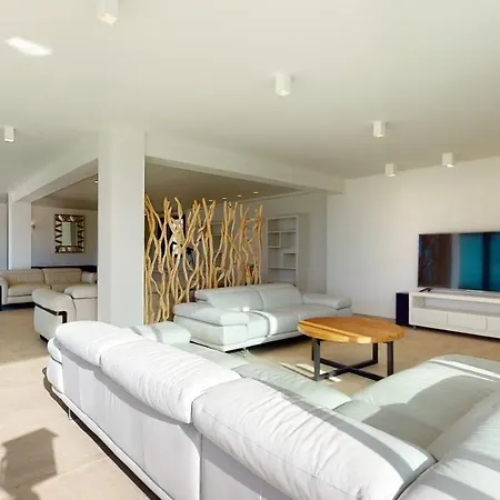 And Sea Villa *